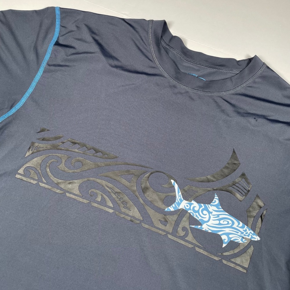 Crazy Shirts Mens XL Gray Tribal Shark Rash Guard Long Sleeve UV Swim Shirt